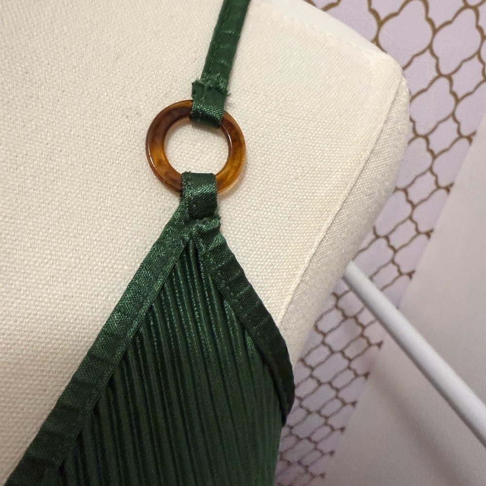 BCBG Green Pleated tank Top XS - Picture 2 of 4